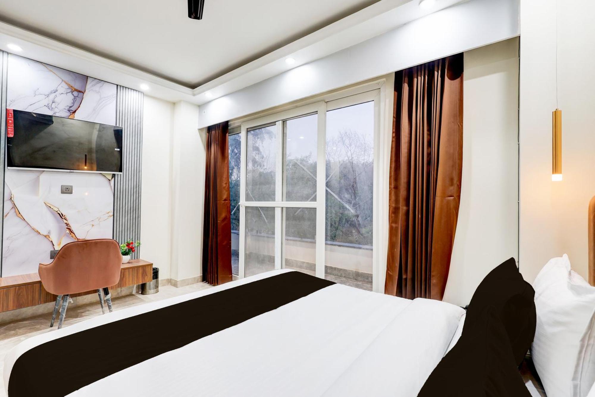 Super Hotel O Sector 43 Gurgaon Exterior foto